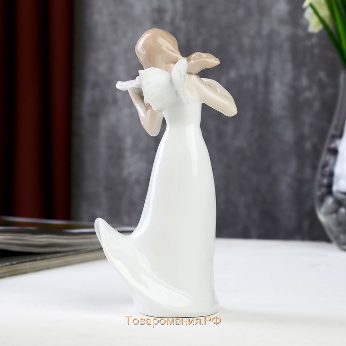 Сувенир керамика "Девушка-ангел с домрой" 15х9х7,5 см